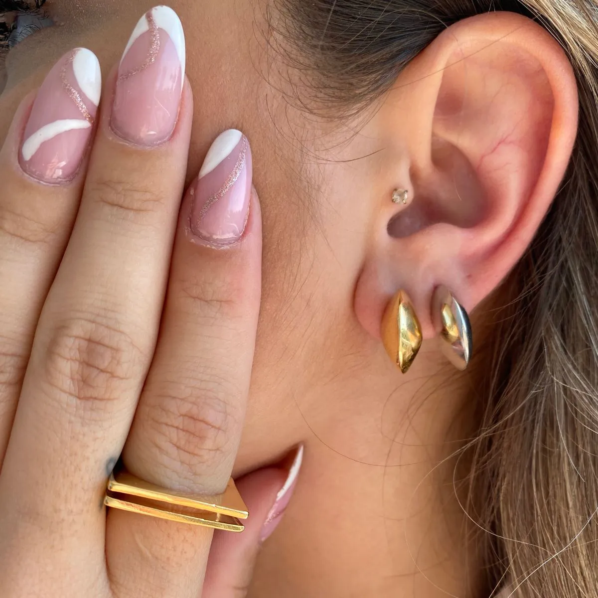 Semijoias Minimalistas: A Elegância da Simplicidade
